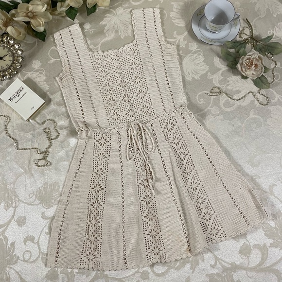 Crochet Knitted Woman’s Girl’s White Cream Sleeveless Blouse Dress Waist String - Picture 1 of 9
